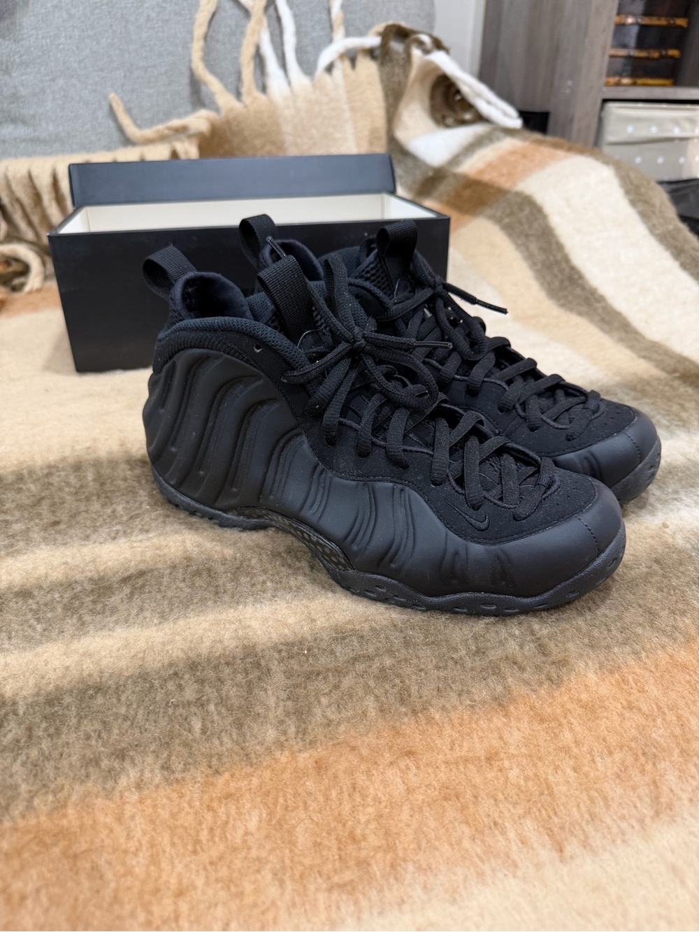 Nike Men's Black Foamposite anthracite size 9